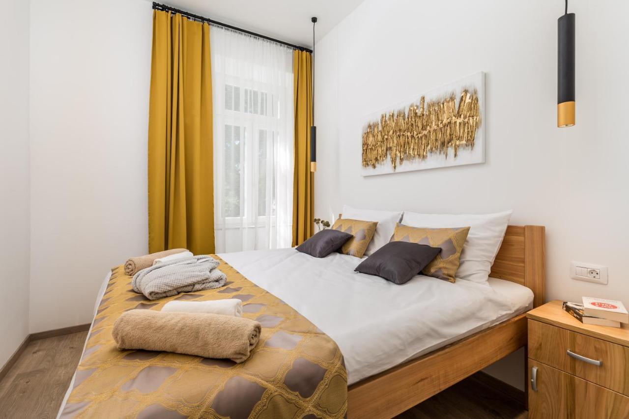 Quiet Center Apartments Риека Экстерьер фото