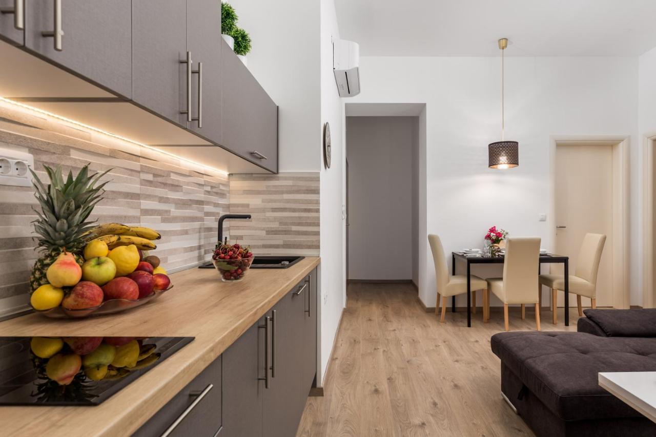 Quiet Center Apartments Риека Экстерьер фото