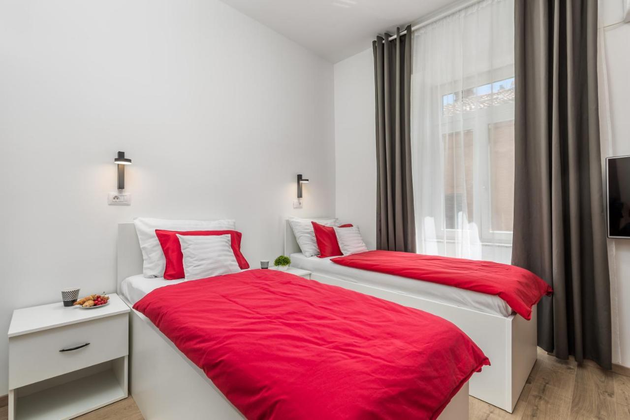 Quiet Center Apartments Риека Экстерьер фото