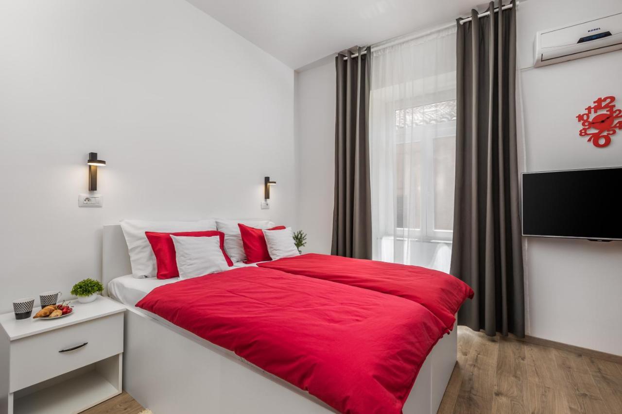 Quiet Center Apartments Риека Экстерьер фото