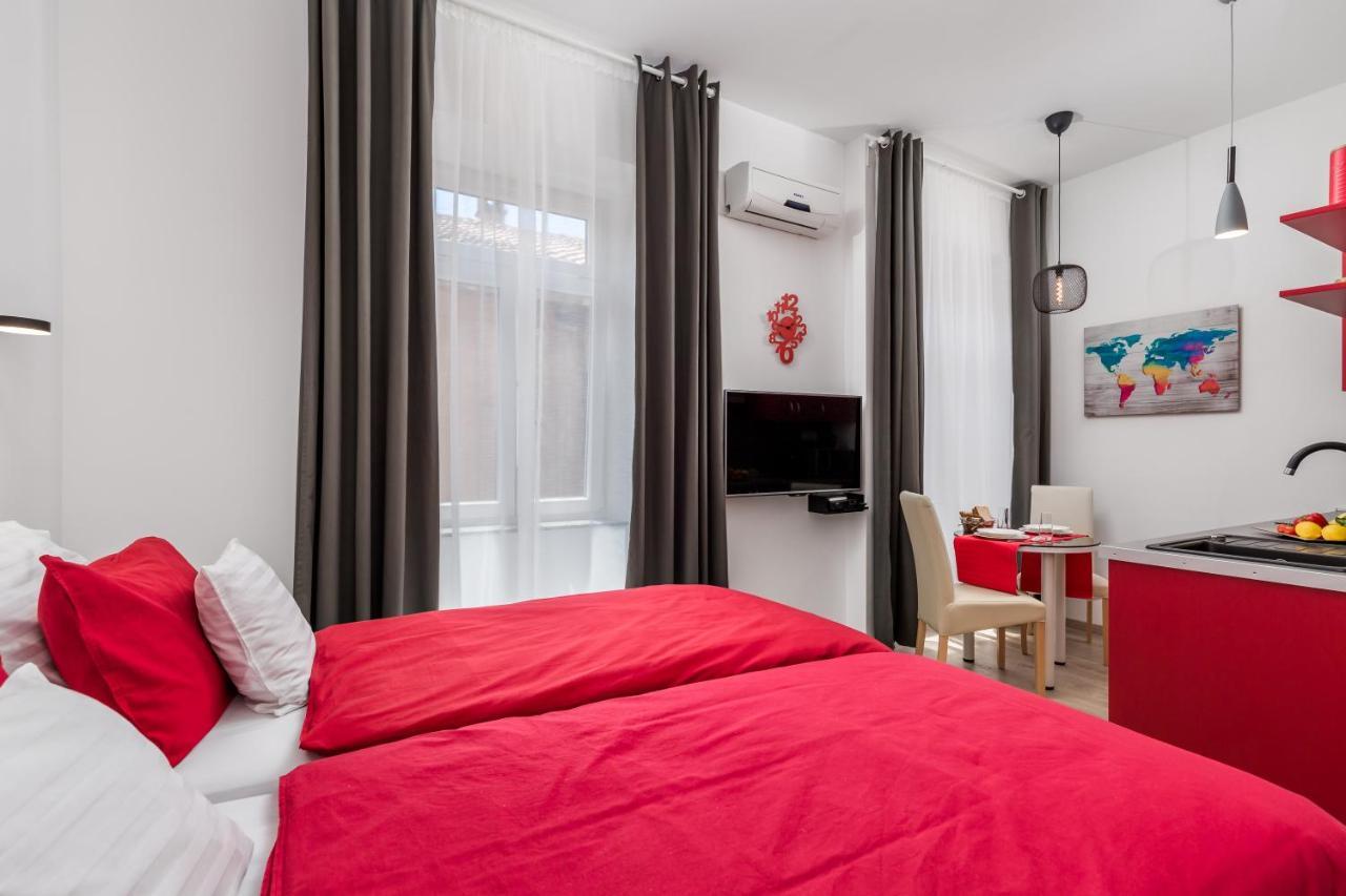 Quiet Center Apartments Риека Экстерьер фото
