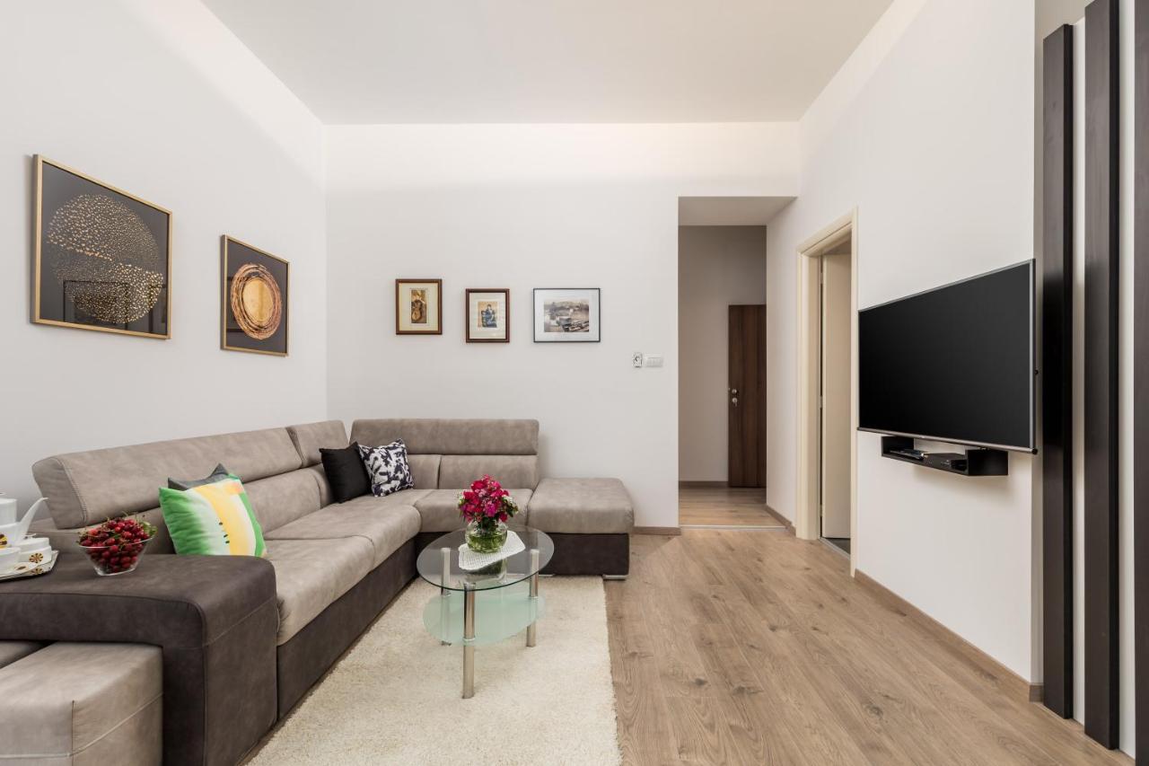 Quiet Center Apartments Риека Экстерьер фото